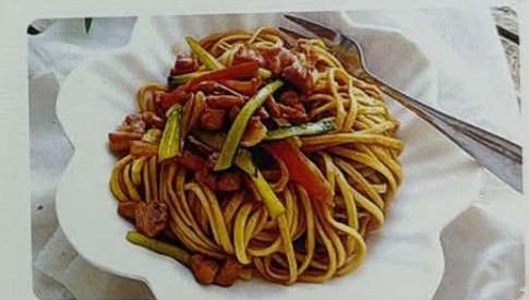 Gewokte bami met kip