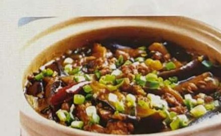 Stoofpot met aubergine en gehakt